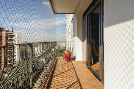 Apartamento à venda com 245m², 3 quartos e 3 vagasVaranda da Sala