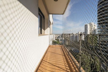 Apartamento à venda com 245m², 3 quartos e 3 vagasVaranda da Sala