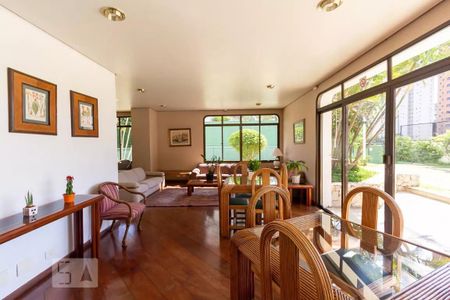 Apartamento à venda com 245m², 3 quartos e 3 vagasÁrea comum - Salão de festas