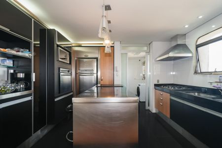 Apartamento à venda com 245m², 3 quartos e 3 vagasCozinha