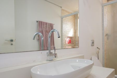 Apartamento à venda com 245m², 3 quartos e 3 vagasBanheiro da Suíte 3