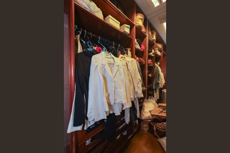 Apartamento à venda com 245m², 3 quartos e 3 vagasCloset da Suíte 1