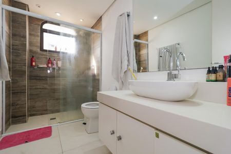 Apartamento à venda com 245m², 3 quartos e 3 vagasBanheiro da Suíte 2