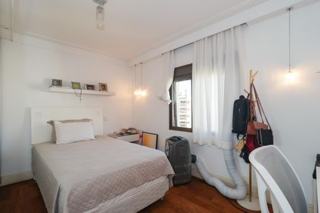 Apartamento à venda com 245m², 3 quartos e 3 vagasSuíte 2