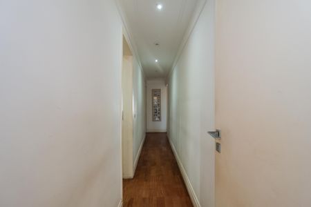 Apartamento à venda com 245m², 3 quartos e 3 vagasCorredor