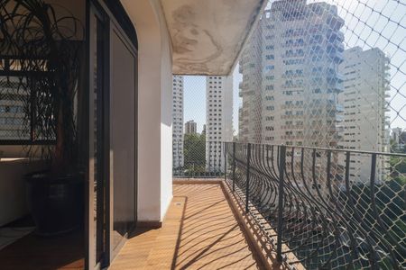Apartamento à venda com 245m², 3 quartos e 3 vagasVaranda da Sala
