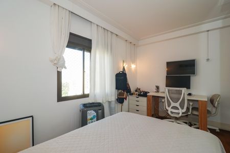 Apartamento à venda com 245m², 3 quartos e 3 vagasSuíte 2