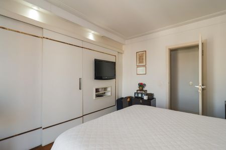 Apartamento à venda com 245m², 3 quartos e 3 vagasSuíte 1