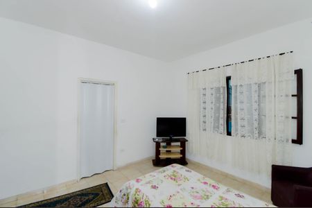 Casa à venda com 216m², 2 quartos e 2 vagasSuíte