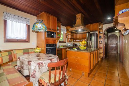 Casa à venda com 430m², 3 quartos e 2 vagas Casa à venda com 430m², 3 quartos e 2 vagasCozinha