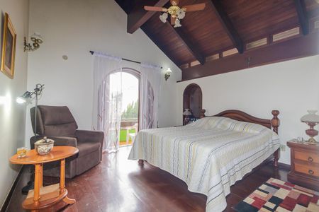 Casa à venda com 430m², 3 quartos e 2 vagas Casa à venda com 430m², 3 quartos e 2 vagasSuíte