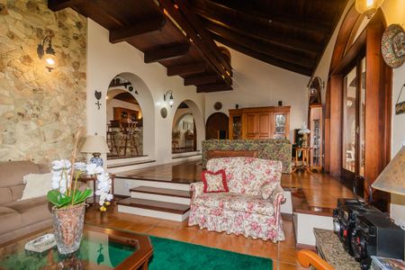 Casa à venda com 430m², 3 quartos e 2 vagas Casa à venda com 430m², 3 quartos e 2 vagasSala