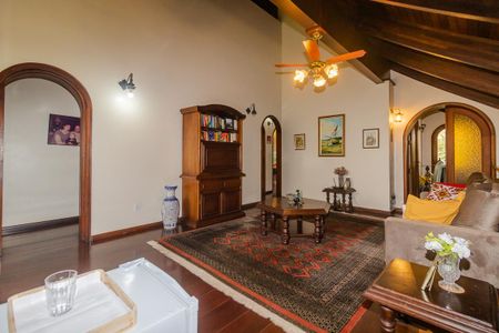 Casa à venda com 430m², 3 quartos e 2 vagas Casa à venda com 430m², 3 quartos e 2 vagasSala 2