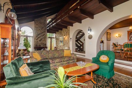 Casa à venda com 430m², 3 quartos e 2 vagas Casa à venda com 430m², 3 quartos e 2 vagasSala