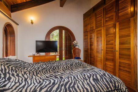 Casa à venda com 430m², 3 quartos e 2 vagas Casa à venda com 430m², 3 quartos e 2 vagasQuarto 1