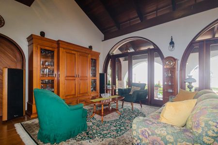 Casa à venda com 430m², 3 quartos e 2 vagas Casa à venda com 430m², 3 quartos e 2 vagasSala