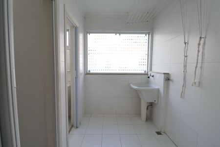 Apartamento para alugar com 196m², 4 quartos e 2 vagas Apartamento para alugar com 196m², 4 quartos e 2 vagasÁrea de Serviço
