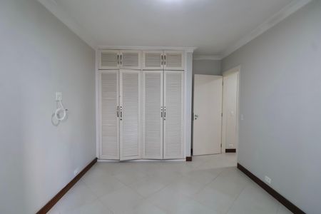 Apartamento para alugar com 196m², 4 quartos e 2 vagas Apartamento para alugar com 196m², 4 quartos e 2 vagasSuíte