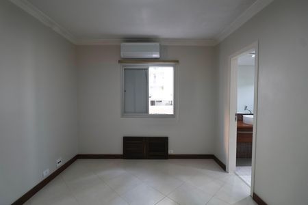 Apartamento para alugar com 196m², 4 quartos e 2 vagas Apartamento para alugar com 196m², 4 quartos e 2 vagasSuíte