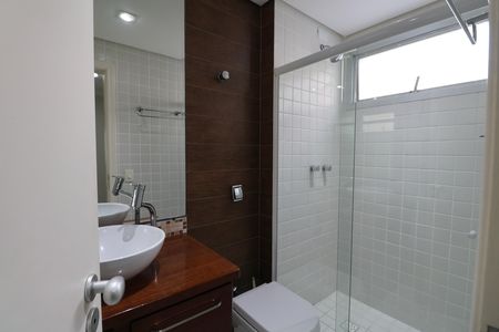 Apartamento para alugar com 196m², 4 quartos e 2 vagas Apartamento para alugar com 196m², 4 quartos e 2 vagasBanheiro Suíte 3