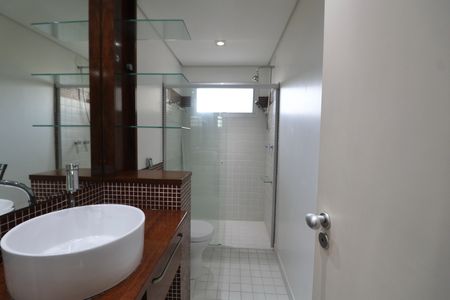 Apartamento para alugar com 196m², 4 quartos e 2 vagas Apartamento para alugar com 196m², 4 quartos e 2 vagasBanheiro Suíte