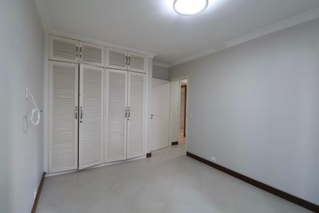 Apartamento para alugar com 196m², 4 quartos e 2 vagas Apartamento para alugar com 196m², 4 quartos e 2 vagasSuíte
