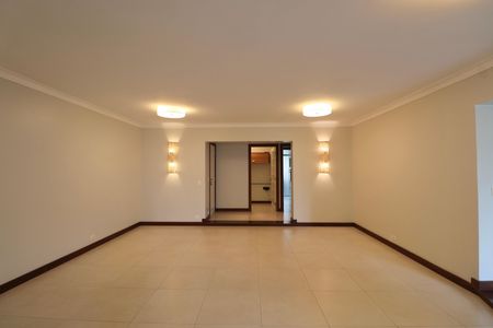 Apartamento para alugar com 196m², 4 quartos e 2 vagas Apartamento para alugar com 196m², 4 quartos e 2 vagasSala
