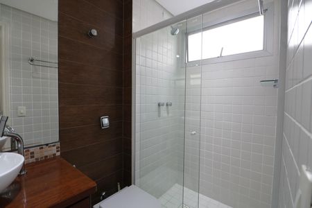 Apartamento para alugar com 196m², 4 quartos e 2 vagas Apartamento para alugar com 196m², 4 quartos e 2 vagasBanheiro Suíte 3