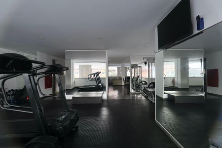 Apartamento para alugar com 196m², 4 quartos e 2 vagas Apartamento para alugar com 196m², 4 quartos e 2 vagasÁrea comum - Academia