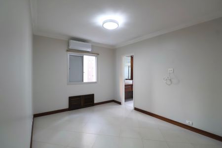 Apartamento para alugar com 196m², 4 quartos e 2 vagas Apartamento para alugar com 196m², 4 quartos e 2 vagasSuíte