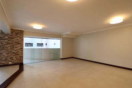 Apartamento para alugar com 196m², 4 quartos e 2 vagas Apartamento para alugar com 196m², 4 quartos e 2 vagasSala