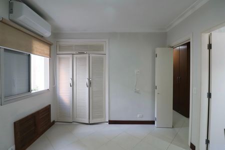 Apartamento para alugar com 196m², 4 quartos e 2 vagas Apartamento para alugar com 196m², 4 quartos e 2 vagas Suíte 3