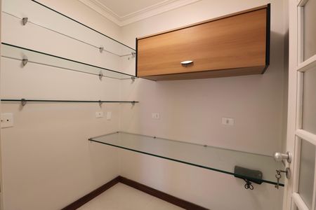 Apartamento para alugar com 196m², 4 quartos e 2 vagas Apartamento para alugar com 196m², 4 quartos e 2 vagasQuarto