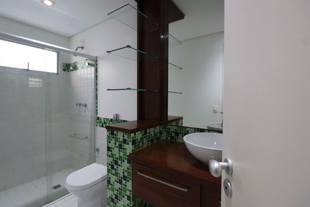 Apartamento para alugar com 196m², 4 quartos e 2 vagas Apartamento para alugar com 196m², 4 quartos e 2 vagasBanheiro Suíte 2