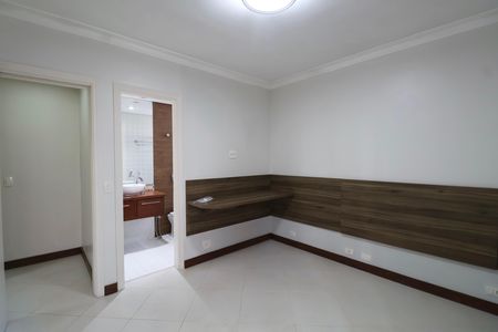 Apartamento para alugar com 196m², 4 quartos e 2 vagas Apartamento para alugar com 196m², 4 quartos e 2 vagas Suíte 3