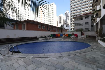 Apartamento para alugar com 196m², 4 quartos e 2 vagas Apartamento para alugar com 196m², 4 quartos e 2 vagasÁrea comum - Piscina
