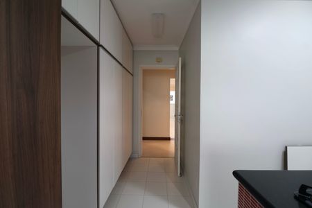Apartamento para alugar com 196m², 4 quartos e 2 vagas Apartamento para alugar com 196m², 4 quartos e 2 vagasCozinha