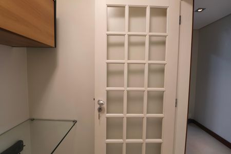 Apartamento para alugar com 196m², 4 quartos e 2 vagas Apartamento para alugar com 196m², 4 quartos e 2 vagasQuarto