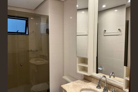 Apartamento à venda com 110m², 4 quartos e 2 vagas Apartamento à venda com 110m², 4 quartos e 2 vagasBanheiro Social