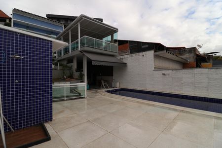 Casa à venda com 600m², 4 quartos e 2 vagasÁrea externa