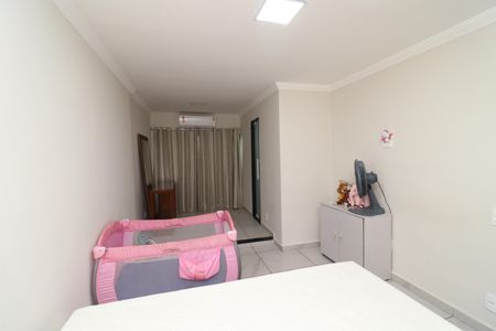 Casa à venda com 600m², 4 quartos e 2 vagasSuíte 2