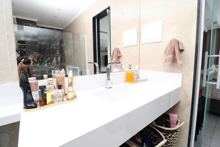 Casa à venda com 600m², 4 quartos e 2 vagasBanheiro da Suíte 1