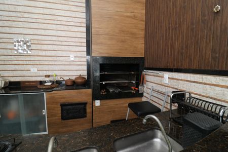 Casa à venda com 600m², 4 quartos e 2 vagasÁrea externa