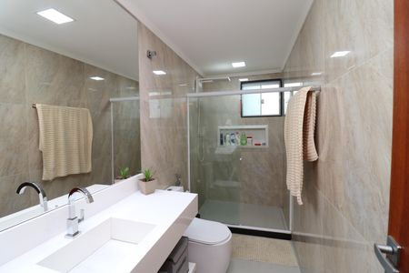 Casa à venda com 600m², 4 quartos e 2 vagasBanheiro Social