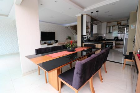 Casa à venda com 600m², 4 quartos e 2 vagasSala