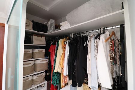 Casa à venda com 600m², 4 quartos e 2 vagasSuíte 1