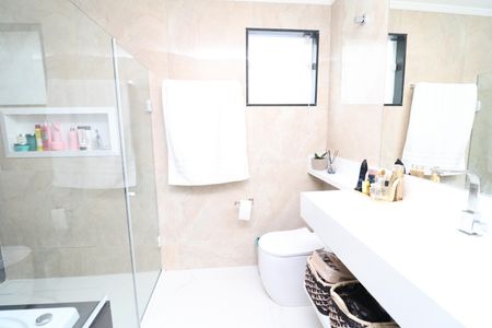 Casa à venda com 600m², 4 quartos e 2 vagasBanheiro da Suíte 1