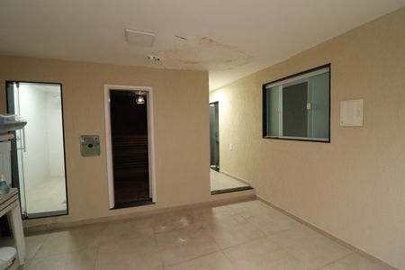 Casa à venda com 600m², 4 quartos e 2 vagasQuarto de Serviço