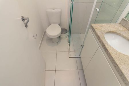 Banheiro de kitnet/studio para alugar com 1 quarto, 46m² em Centro Histórico de São Paulo, São Paulo