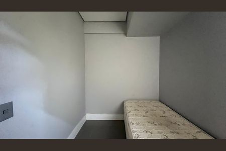 Apartamento à venda com 337m², 4 quartos e 4 vagas Apartamento à venda com 337m², 4 quartos e 4 vagasQuarto de Serviço